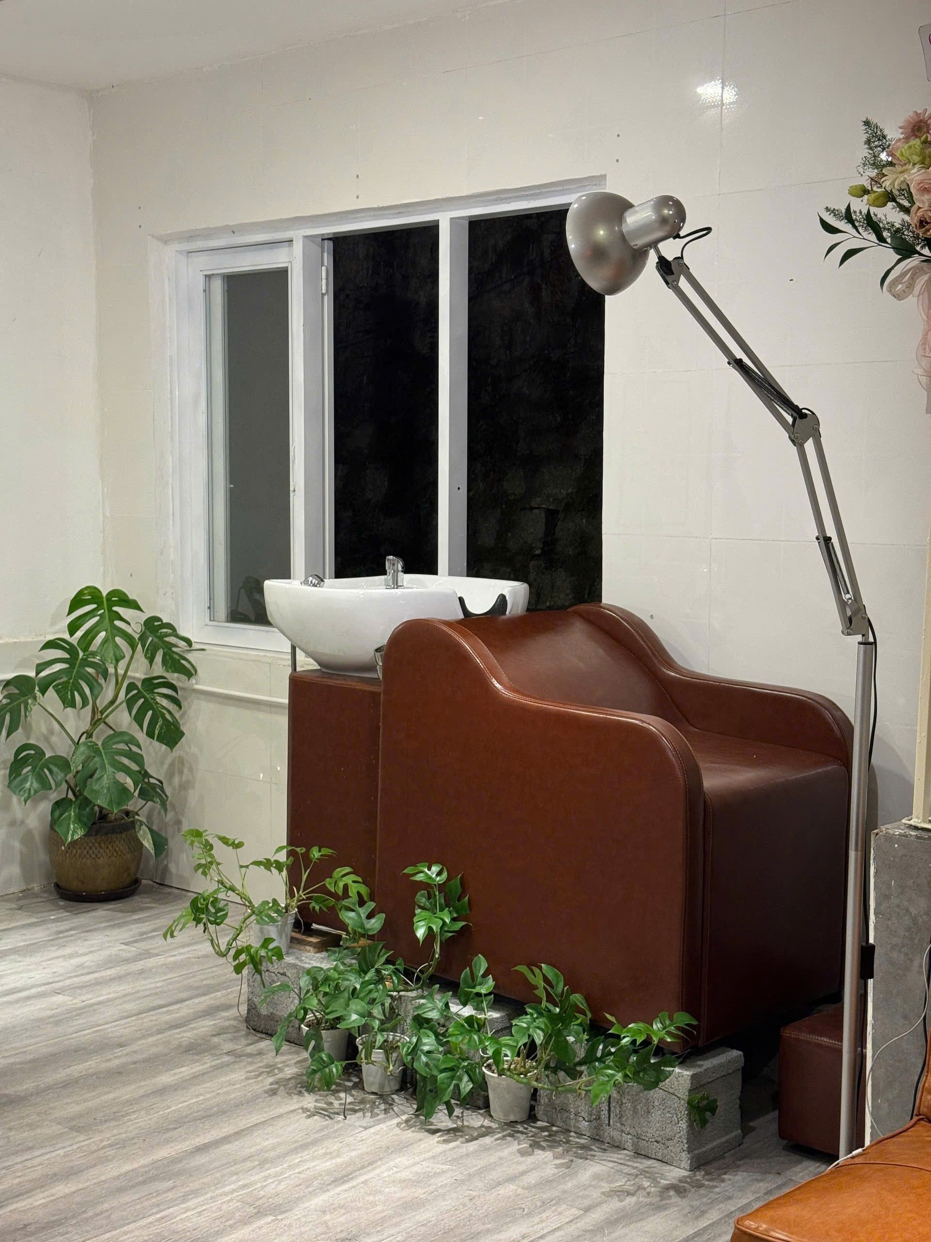 Khách chịu đầu tư