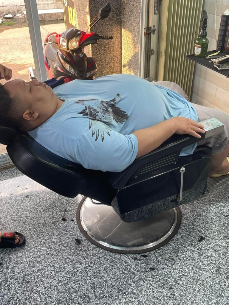 can tai tot ghe cat toc nam 1